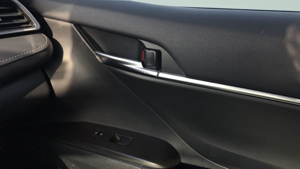 Used 2024 Toyota Camry SE FWD image 13