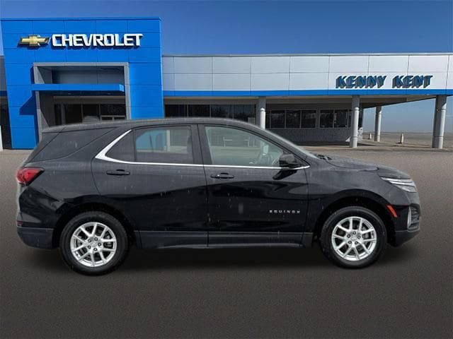 Used 2023 Chevrolet Equinox LT AWD/4WD image 3