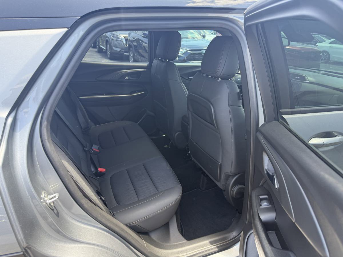 Used 2023 Chevrolet TrailBlazer RS image 12