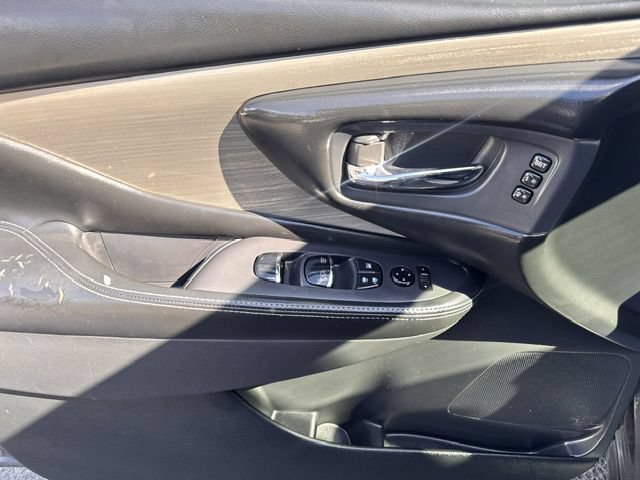 Used 2018 Nissan Murano SL w/ Moonroof Package AWD/4WD image 12