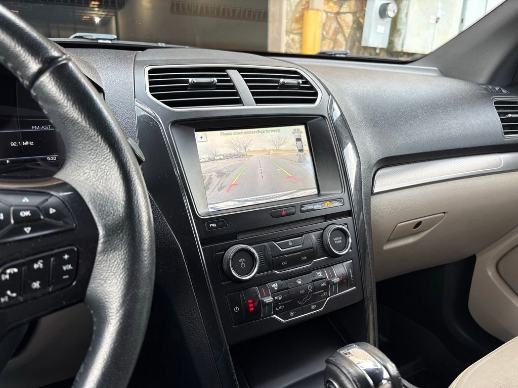 Used 2018 Ford Explorer XLT w/ Equipment Group 202A image 45