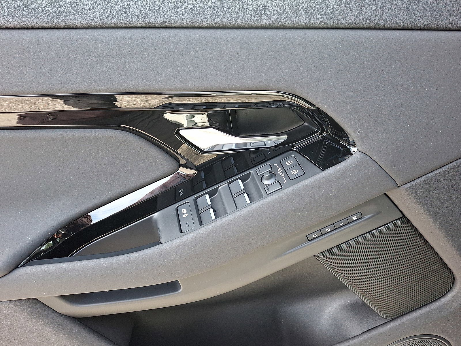 New 2026 Land Rover Range Rover Evoque S image 5