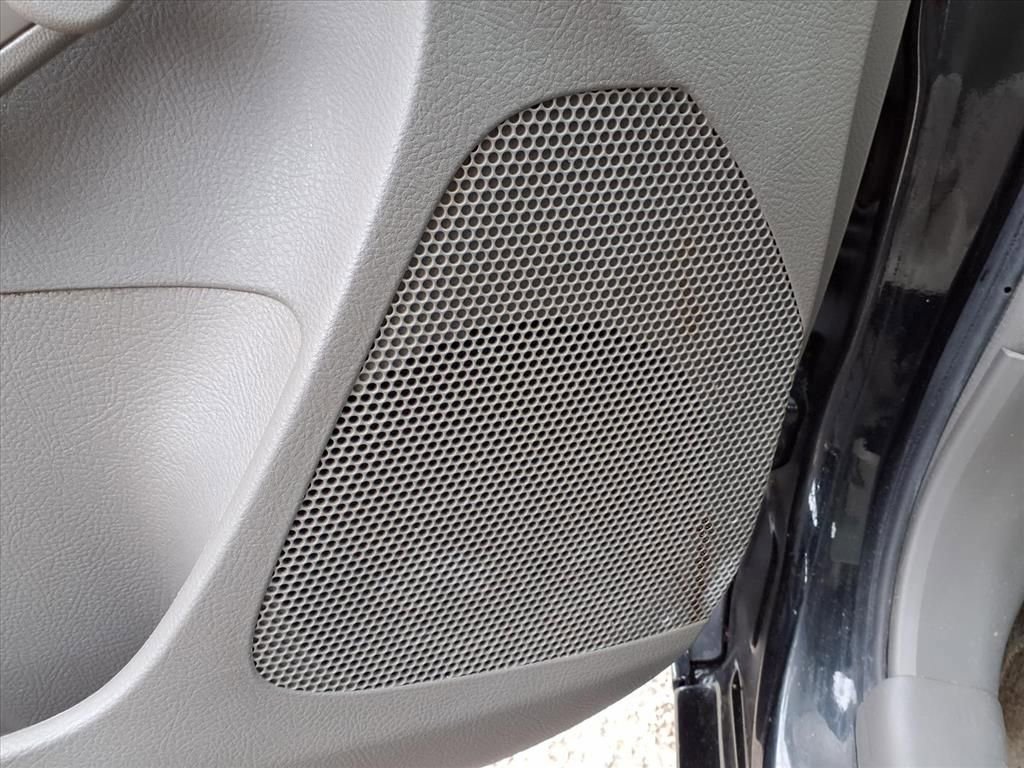 Used 2009 Toyota Yaris Sedan image 16