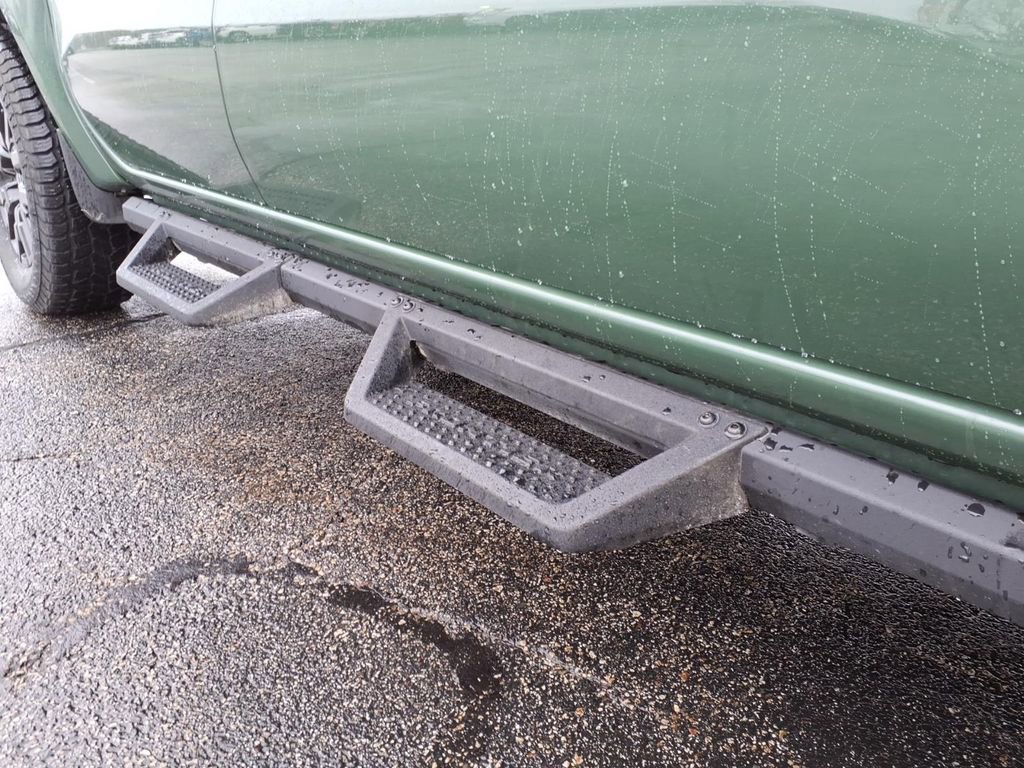 Used 2022 Nissan Frontier SV w/ SV Premium Package image 9