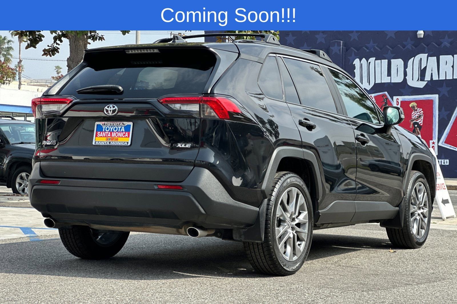 Used 2023 Toyota RAV4 XLE Premium FWD image 4