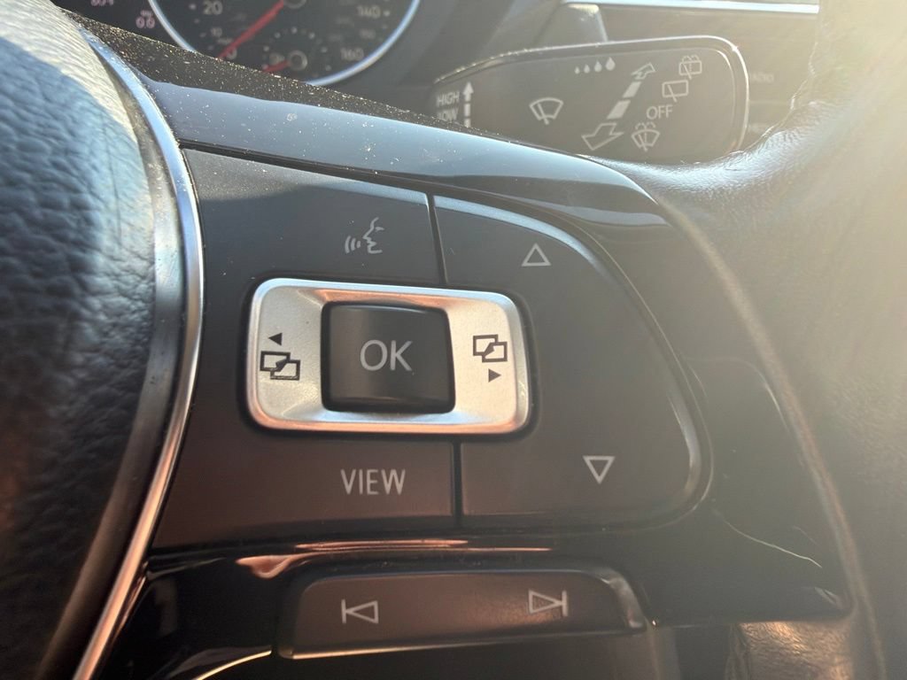 Used 2019 Volkswagen Tiguan SE FWD image 17