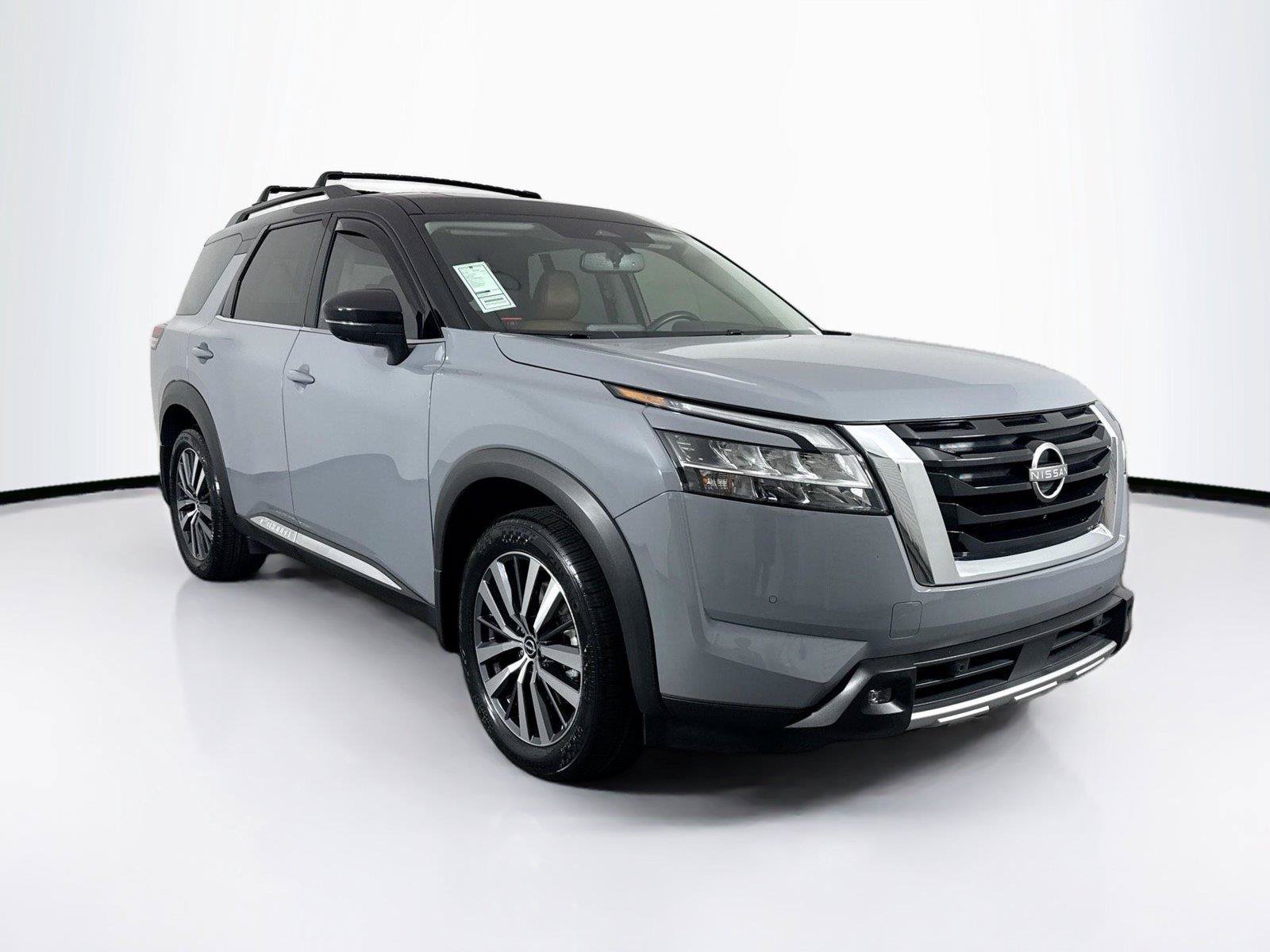 Used 2022 Nissan Pathfinder Platinum w/ Cargo Package AWD/4WD image 10
