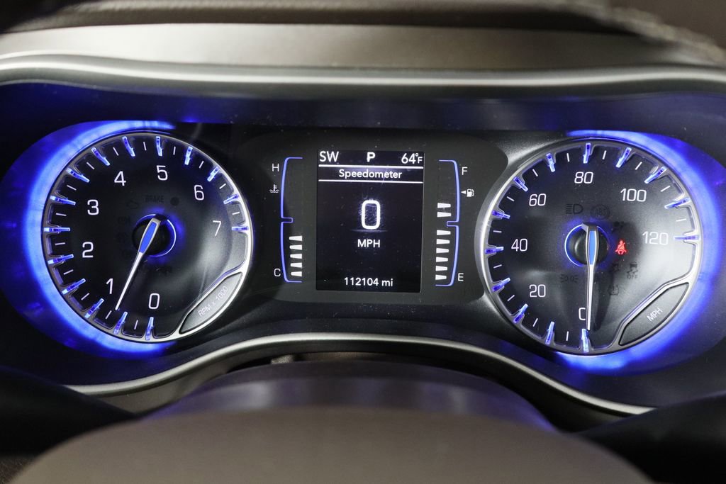 Used 2018 Chrysler Pacifica Touring-L image 11