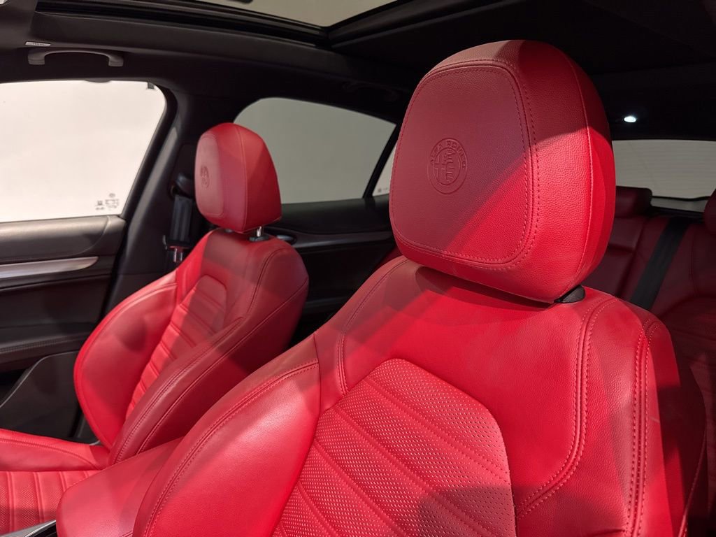 Used 2023 Alfa Romeo Stelvio Veloce image 14