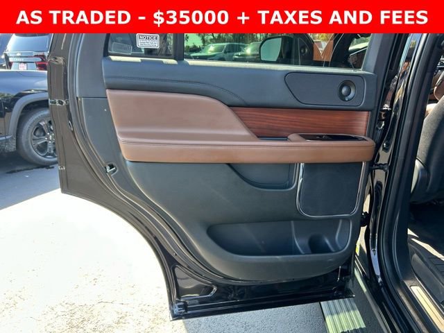 Used 2023 Lincoln Navigator Reserve w/ Monochromatic Package image 13