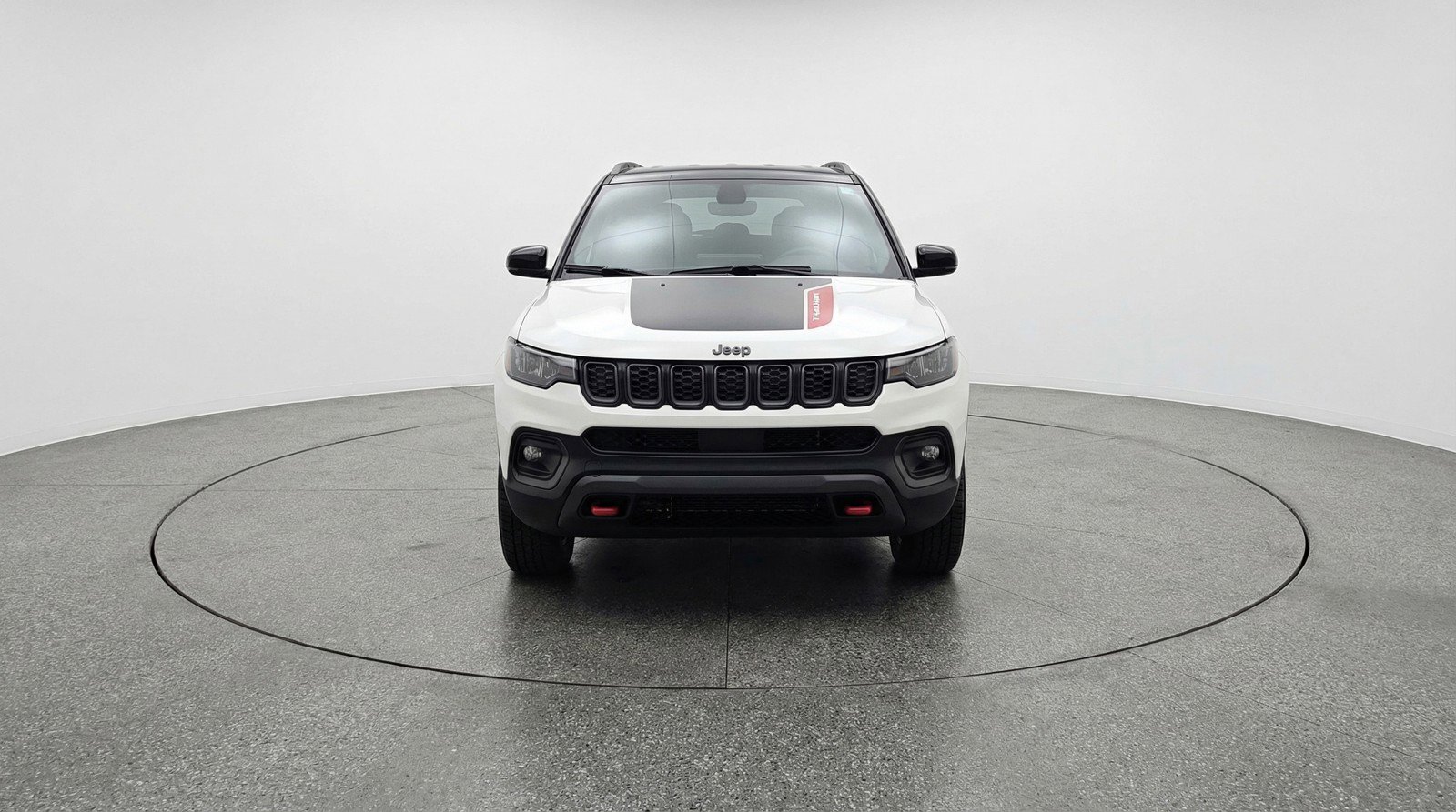 Used 2025 Jeep Compass Trailhawk image 2