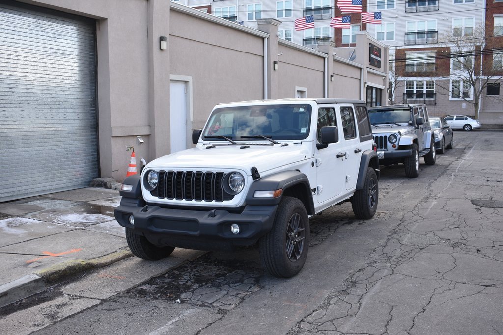 Used 2025 Jeep Wrangler Sport S image 3