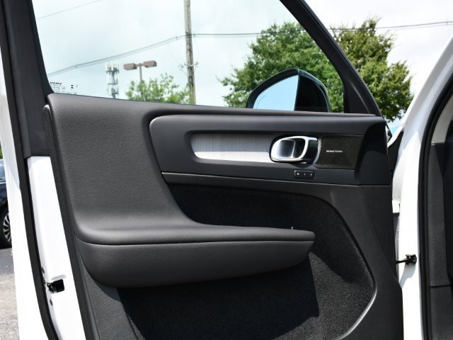 New 2025 Volvo XC40 B5 Plus w/ Protection Package Premier image 10