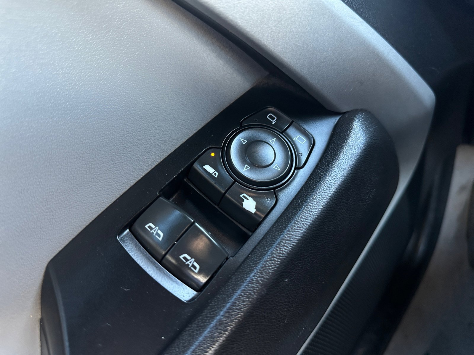 Used 2020 Chevrolet Camaro LT image 16