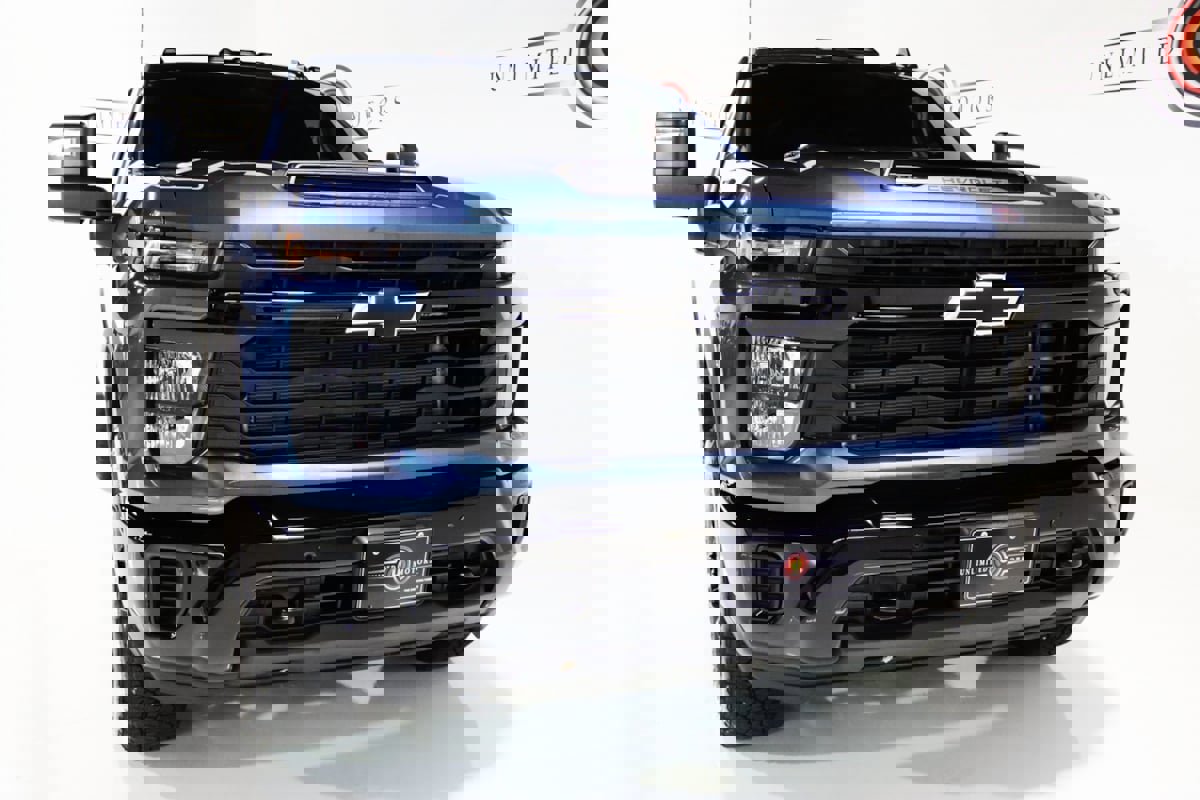 Used 2026 Chevrolet Silverado 2500 Custom w/ Custom Value Package image 25