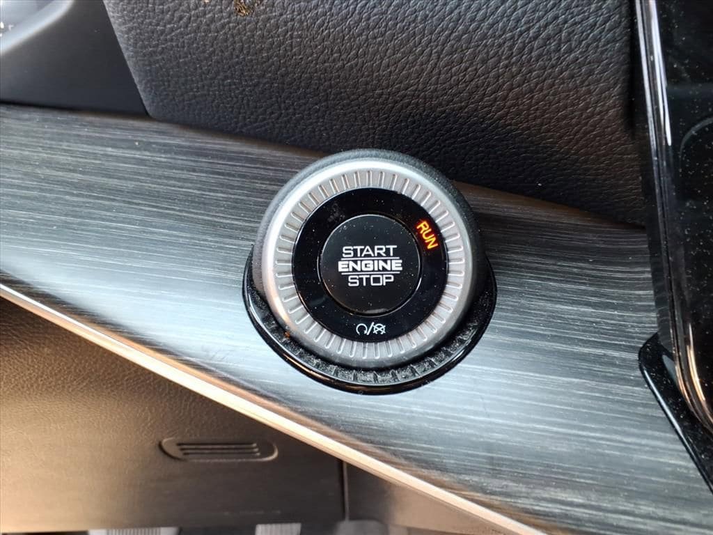 Used 2024 Jeep Wagoneer Series III AWD/4WD image 15