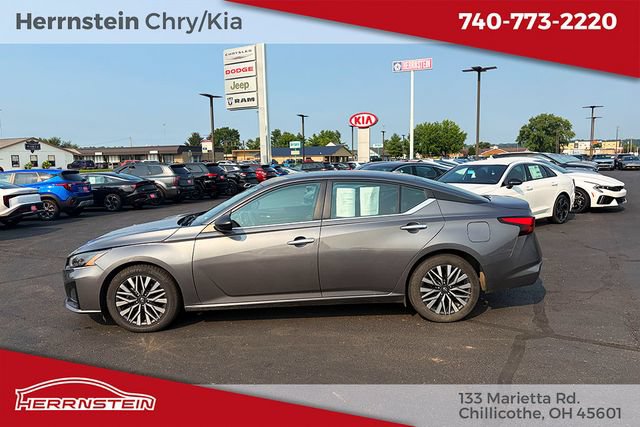 Used 2024 Nissan Altima 2.5 SV FWD image 4