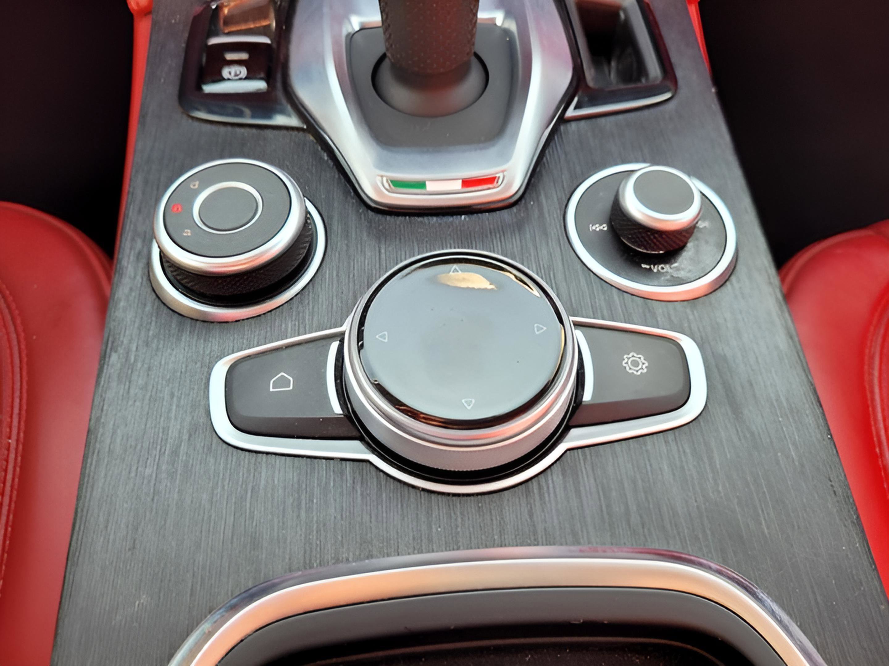 Used 2020 Alfa Romeo Stelvio Sport w/ Quick Order Package 22K Sport image 29