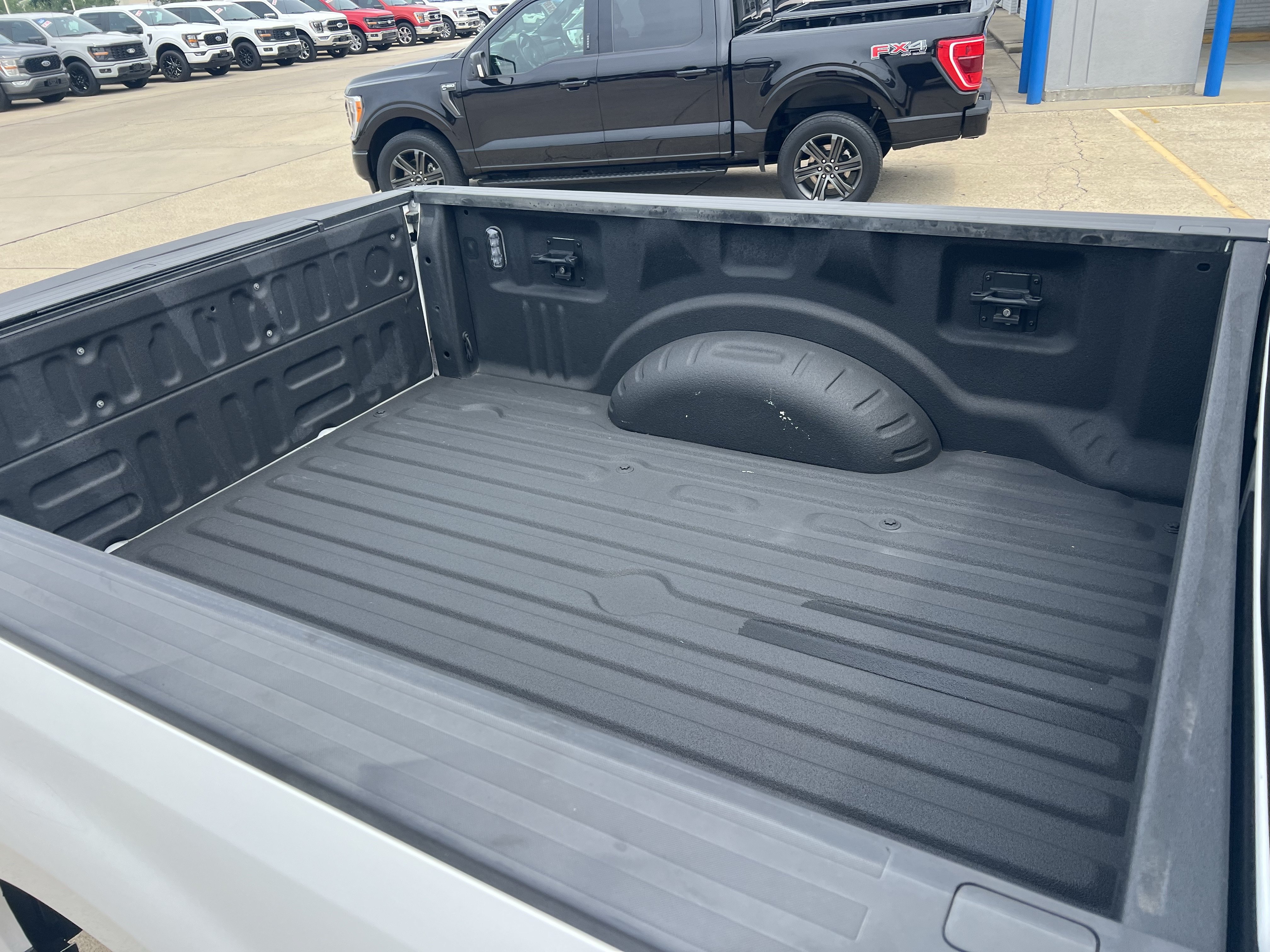 Used 2021 Ford F250 XLT w/ XLT Premium Package AWD/4WD image 5