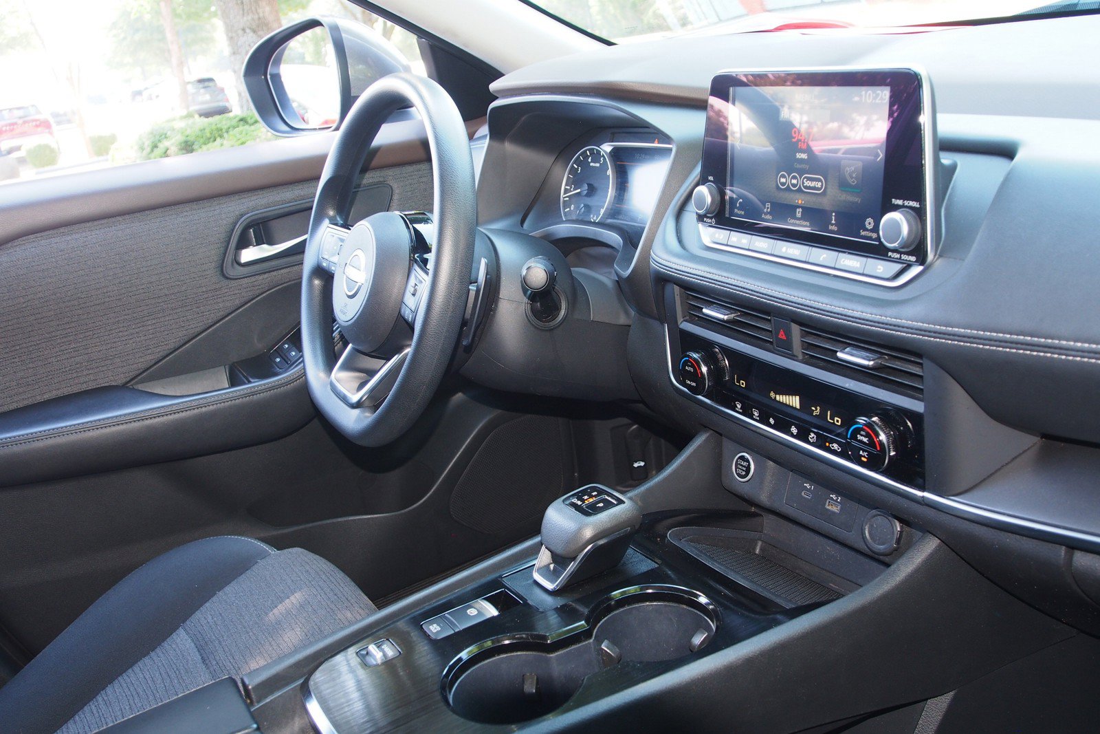 Used 2023 Nissan Rogue SV FWD image 10