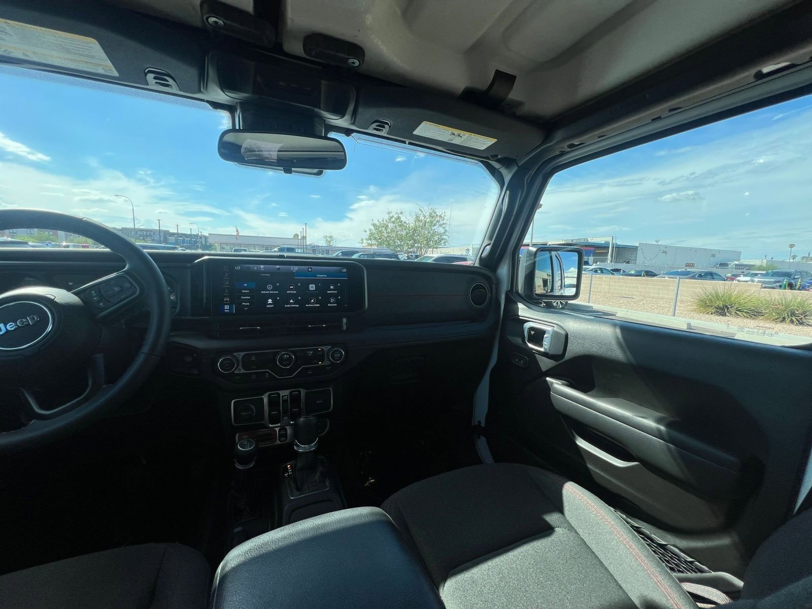 Used 2025 Jeep Wrangler Unlimited Rubicon image 35