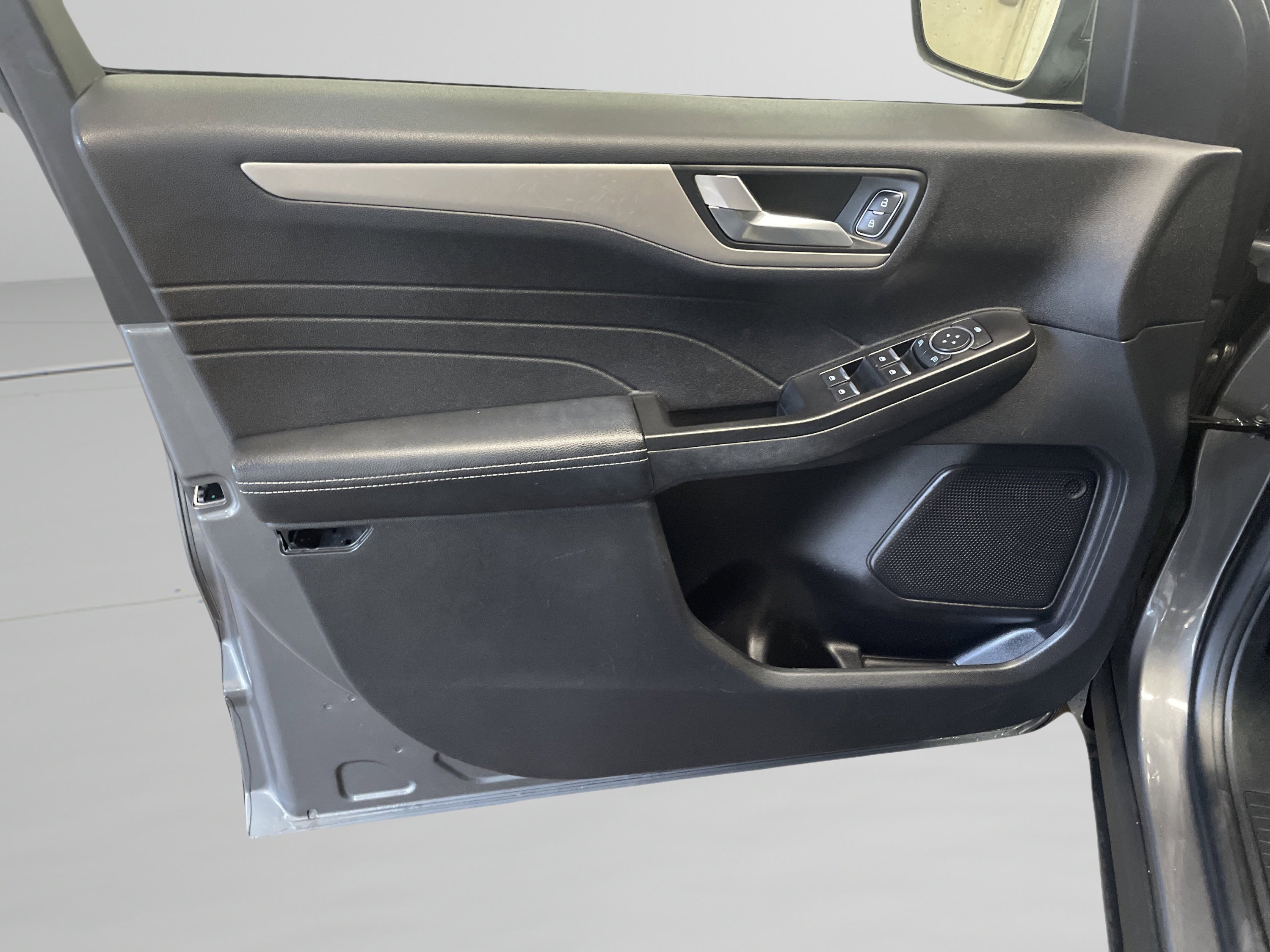 Used 2022 Ford Escape SEL image 13