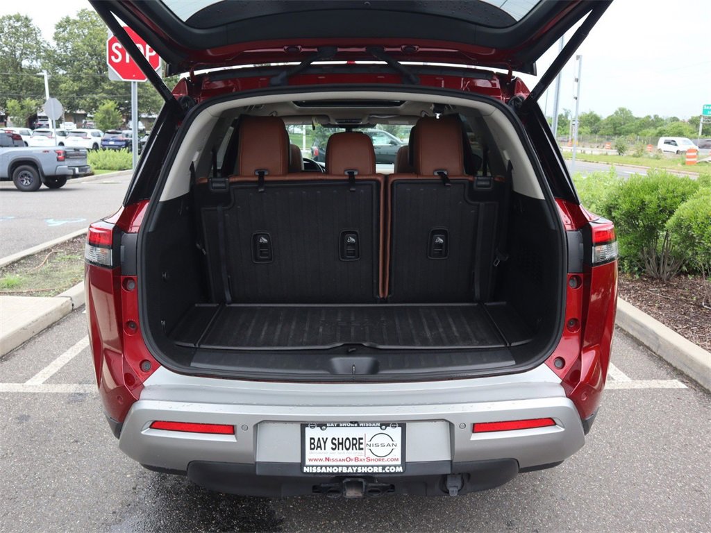 Certified 2022 Nissan Pathfinder Platinum w/ Cargo Package image 28