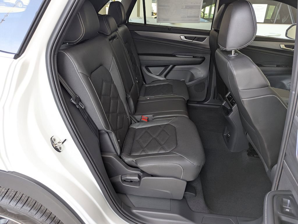 New 2026 Volkswagen Atlas Cross Sport SE image 34