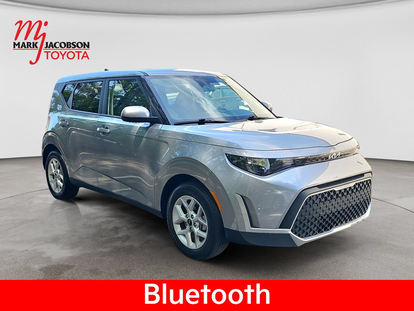 Used 2025 Kia Soul LX w/ LX Technology Package FWD image 5