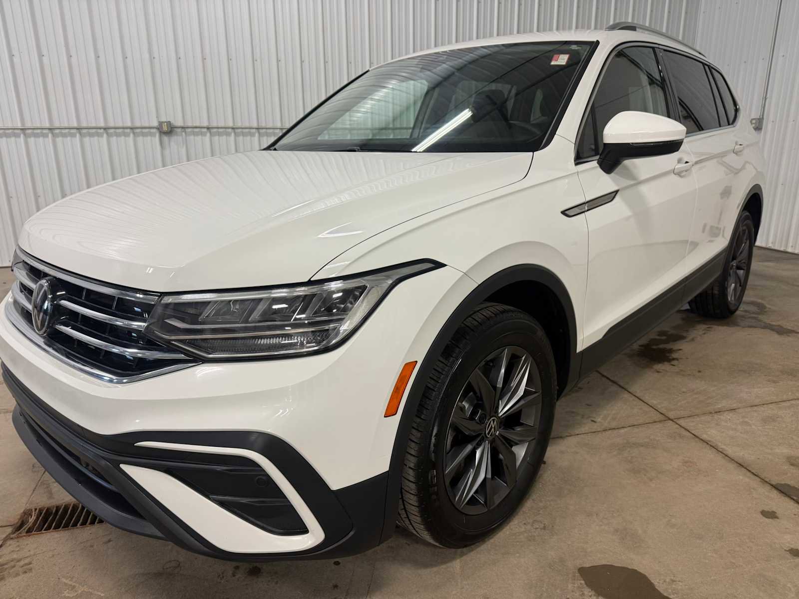 Certified 2024 Volkswagen Tiguan SE AWD/4WD image 6