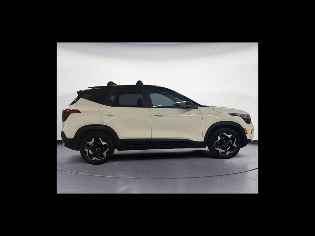 Used 2025 Kia Seltos S FWD image 7