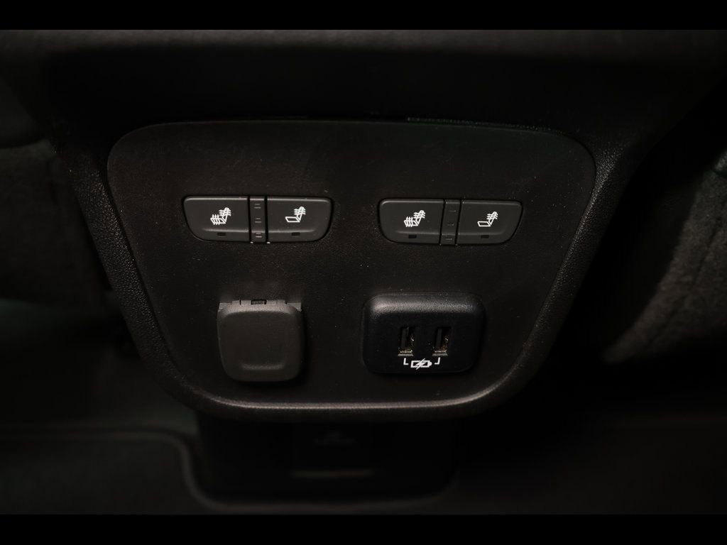 Used 2018 Chevrolet Equinox Premier image 24