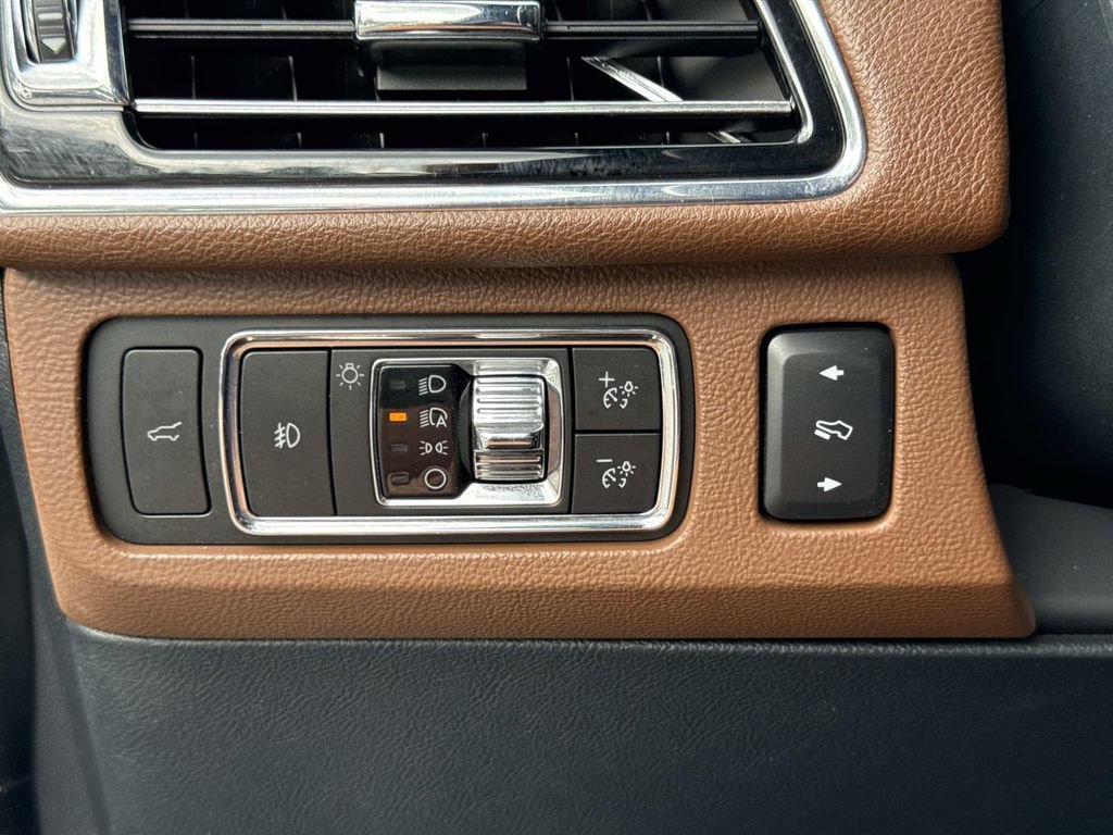 Certified 2022 Lincoln Navigator L Reserve AWD/4WD image 33