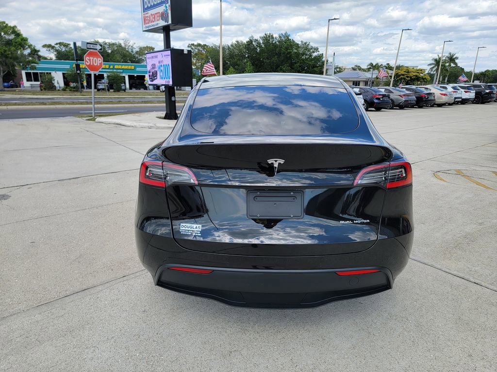 Used 2021 Tesla Model Y Long Range AWD/4WD image 2