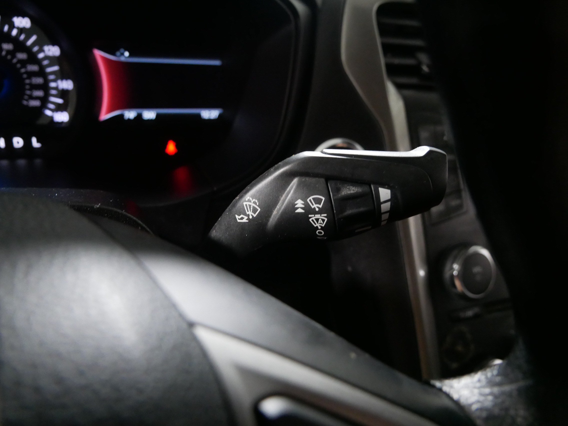 Used 2018 Ford Fusion SE FWD image 30