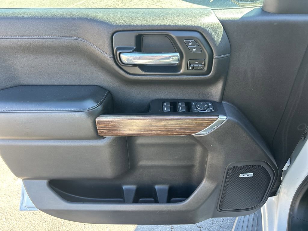 Used 2020 Chevrolet Silverado 1500 High Country w/ Technology Package image 15