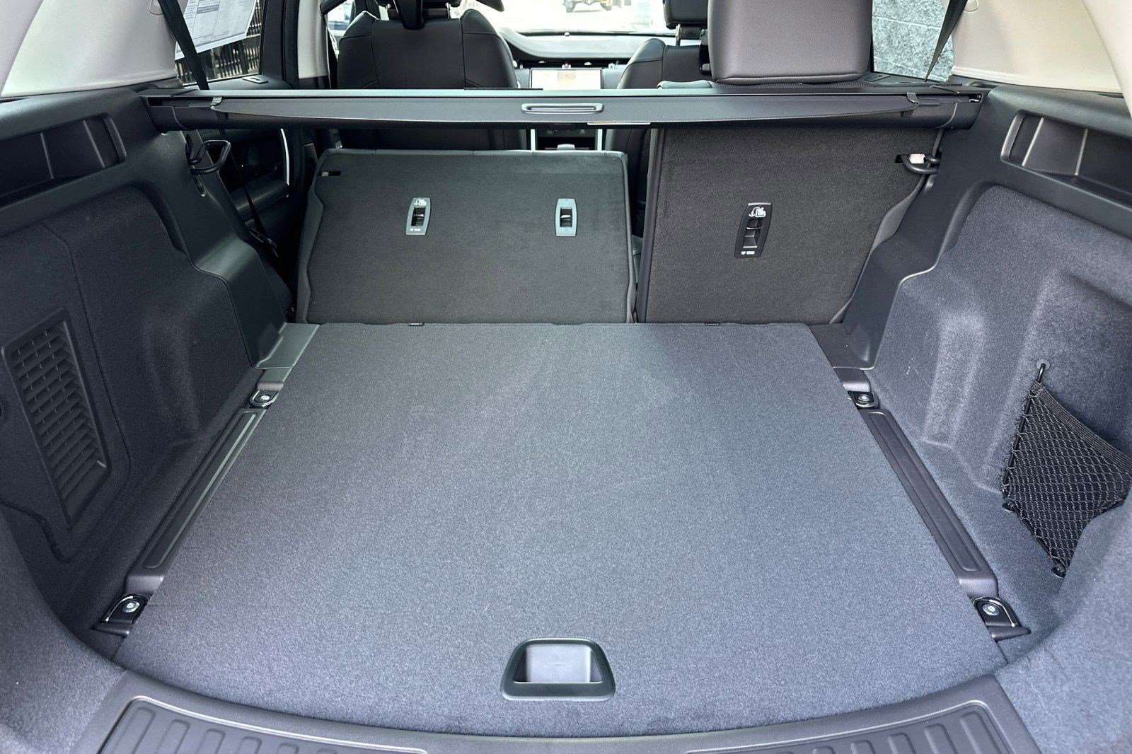 New 2025 Land Rover Discovery Sport S image 27