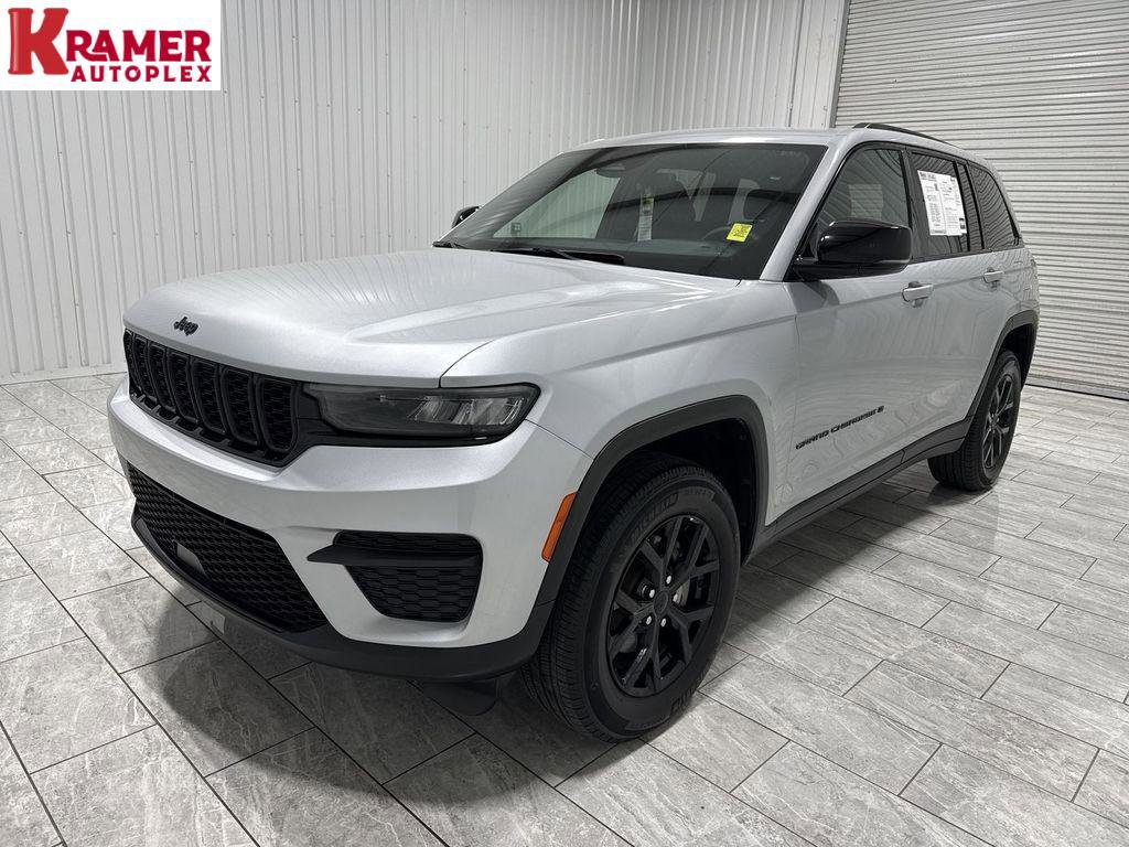 Used 2024 Jeep Grand Cherokee Altitude