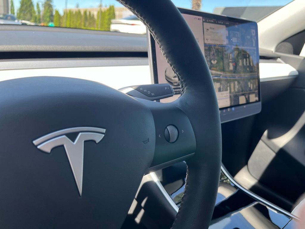 Used 2021 Tesla Model Y Long Range AWD/4WD image 24