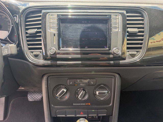 Used 2018 Volkswagen Beetle 2.0T S w/ Style & Comfort Package For S FWD image 9