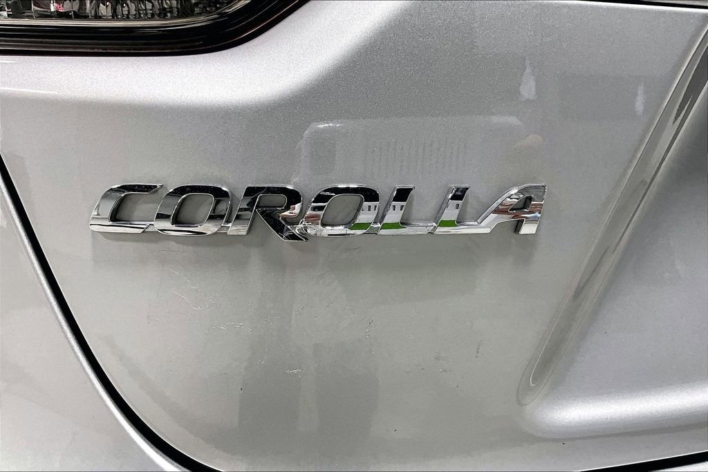 Used 2025 Toyota Corolla SE image 39
