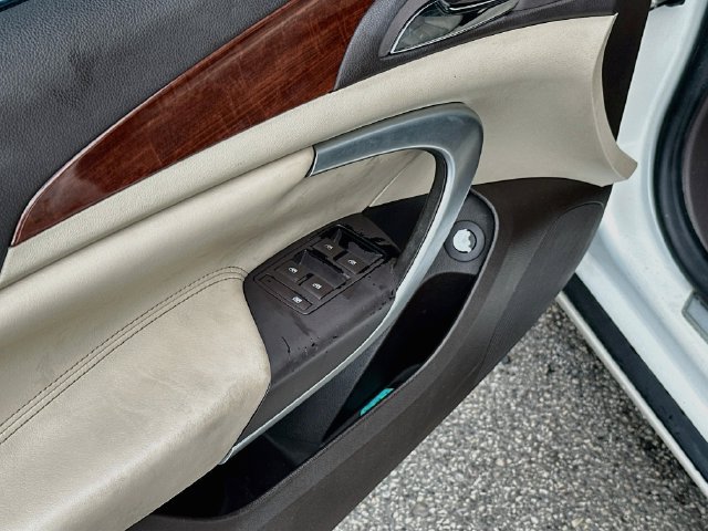 Used 2014 Buick Regal Premium FWD image 18