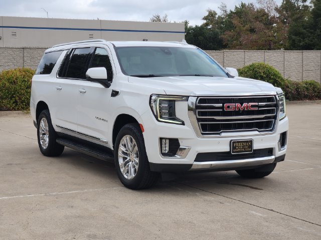 Used 2021 GMC Yukon XL SLT w/ SLT Luxury Plus Package AWD/4WD image 3