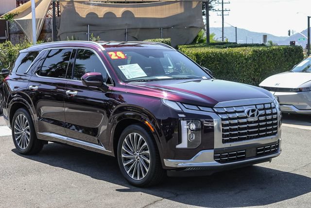 Certified 2024 Hyundai Palisade Calligraphy FWD image 3