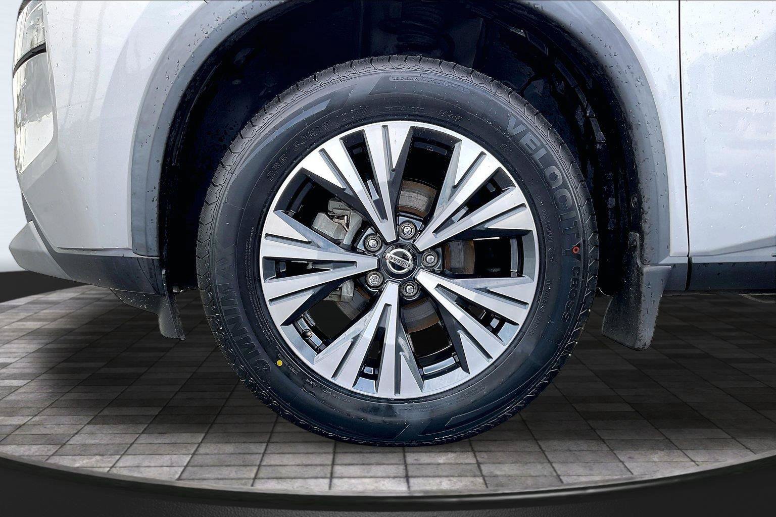 Certified 2021 Nissan Rogue SV FWD image 10