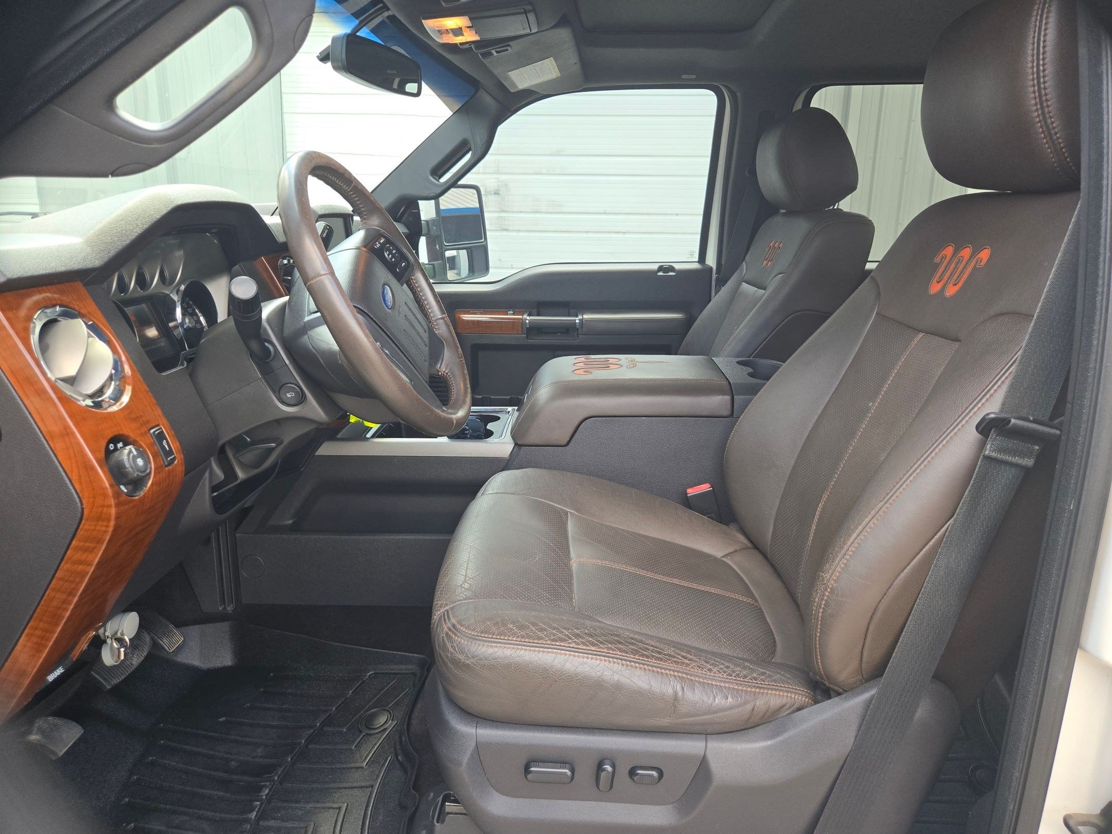 Used 2015 Ford F250 King Ranch w/ FX4 Off-Road Package AWD/4WD image 9