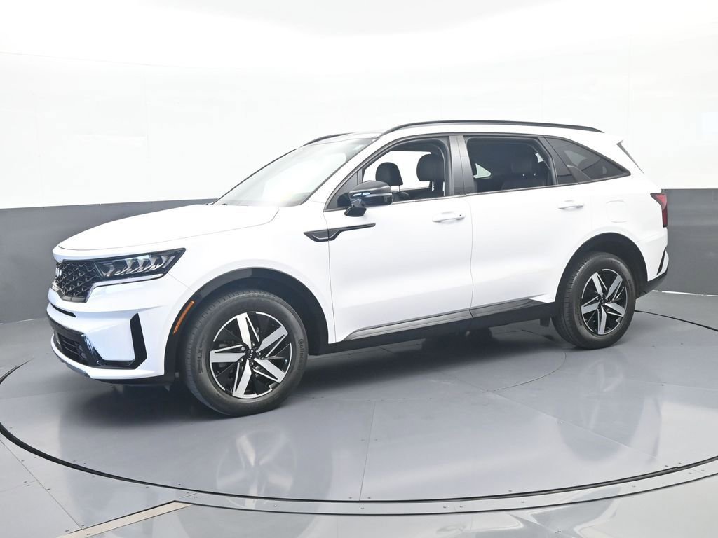 Used 2022 Kia Sorento EX w/ Panoramic Sunroof Package FWD image 2