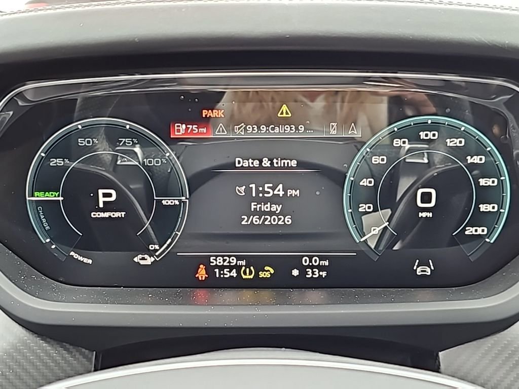 Used 2023 Audi e-tron GT Prestige image 17