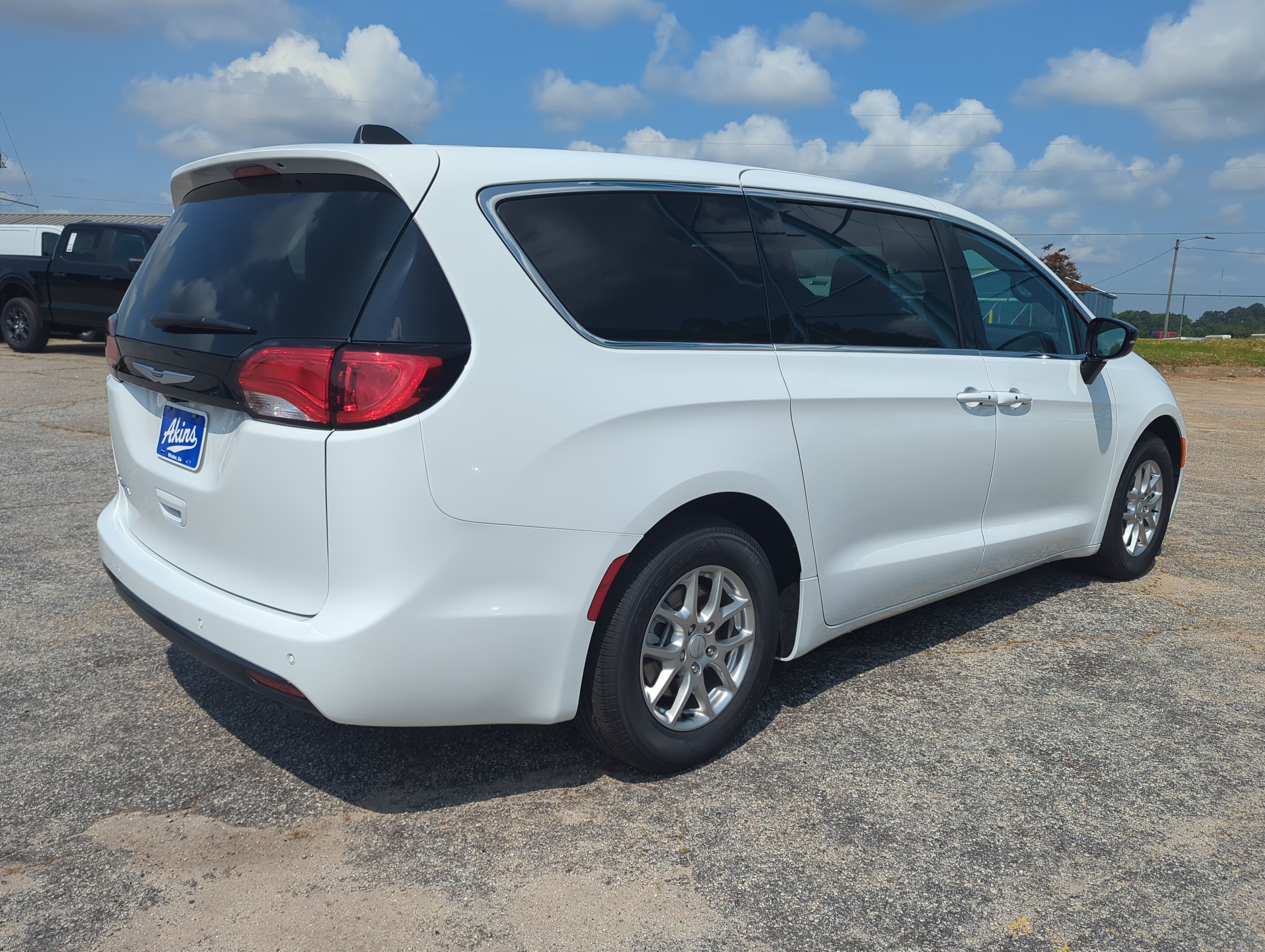 New 2027 Chrysler Pacifica LX FWD image 3