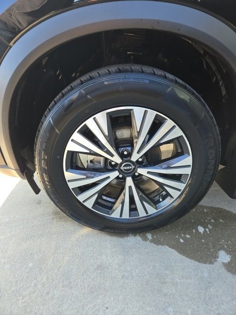 Used 2022 Nissan Rogue SV image 9